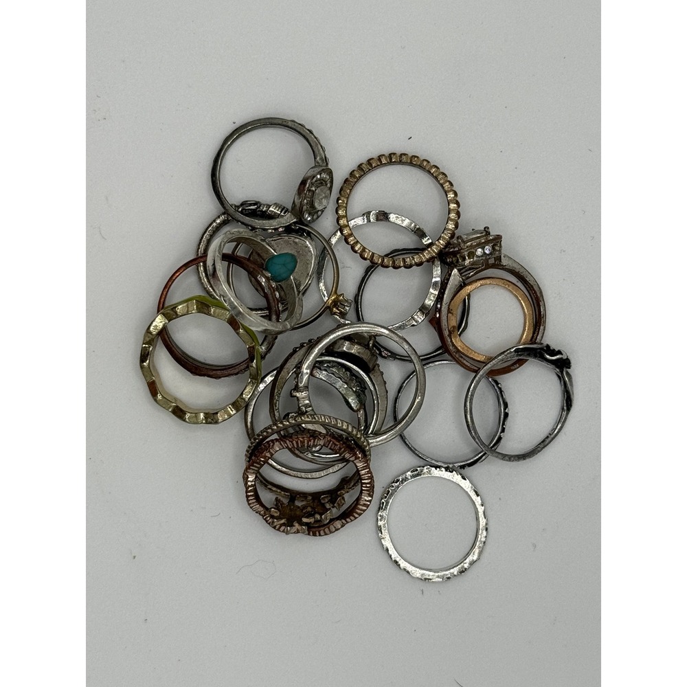 Mixed Costume Jewelry Ring Lot Assorted - Picture 2 of 2